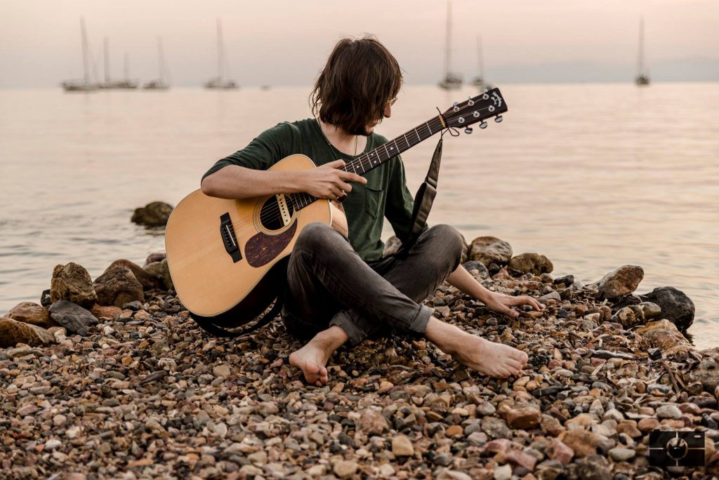 Acústico con Rufus T . Firefly en La Azohía: «Río Wolf»