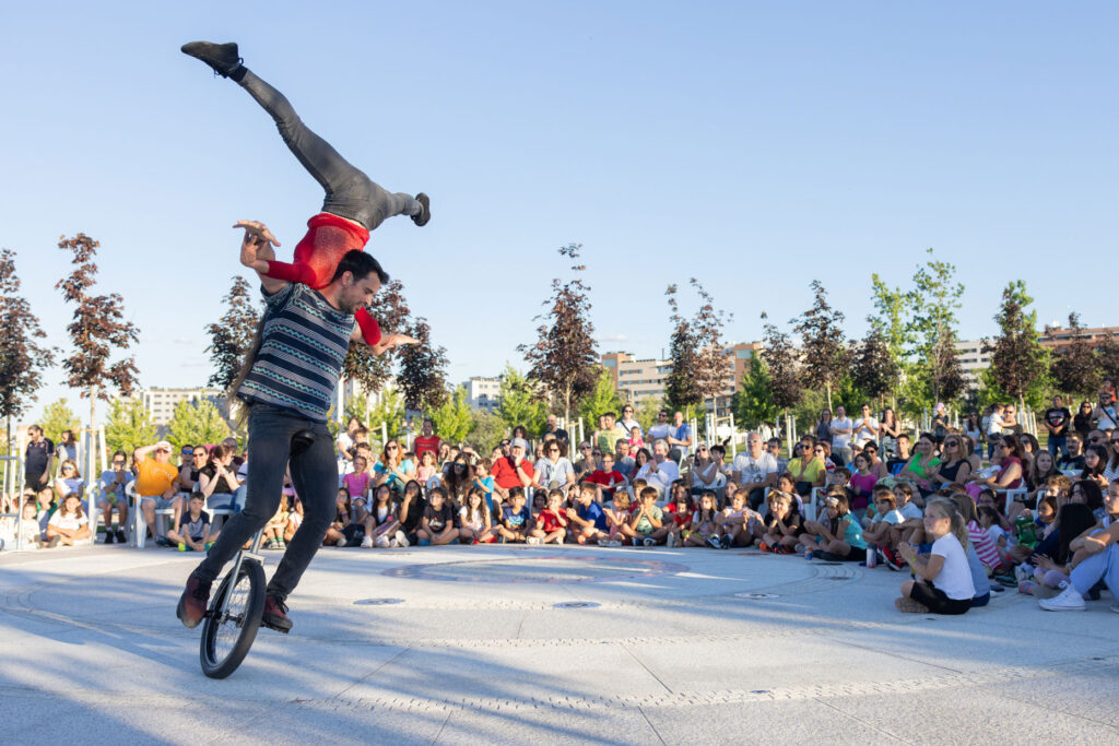 Teatro, circo, danza y música en Fortuna con «El verano de tu villa»