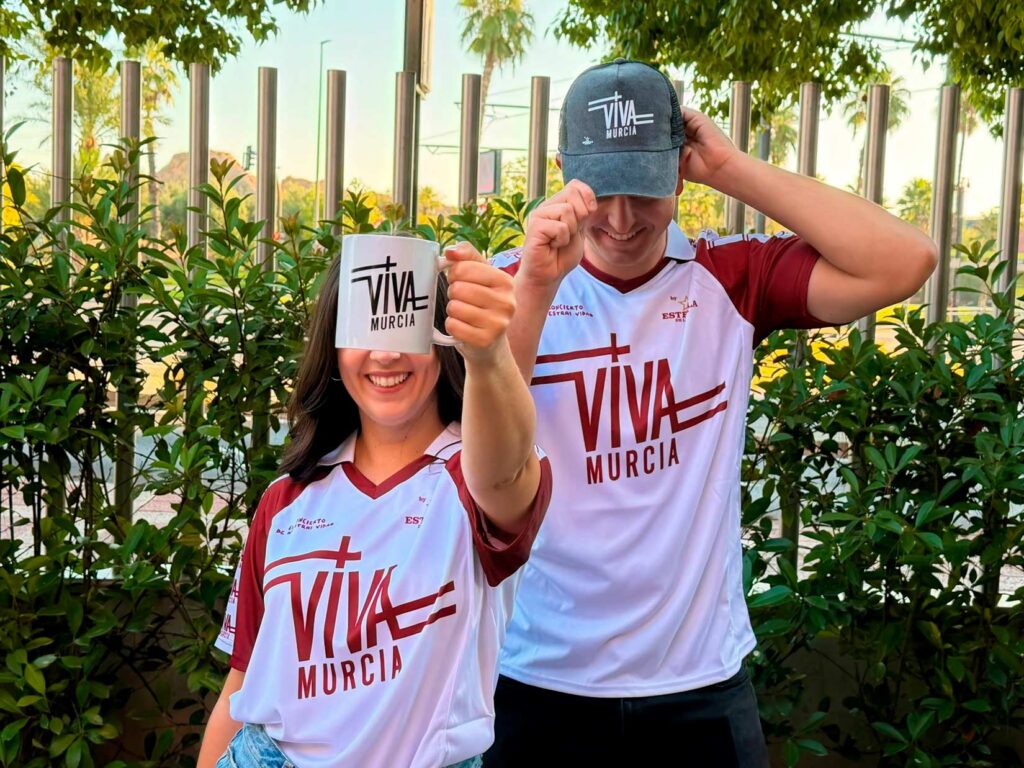 Estrella de Levante lanza el merchandising oficial de Viva Murcia